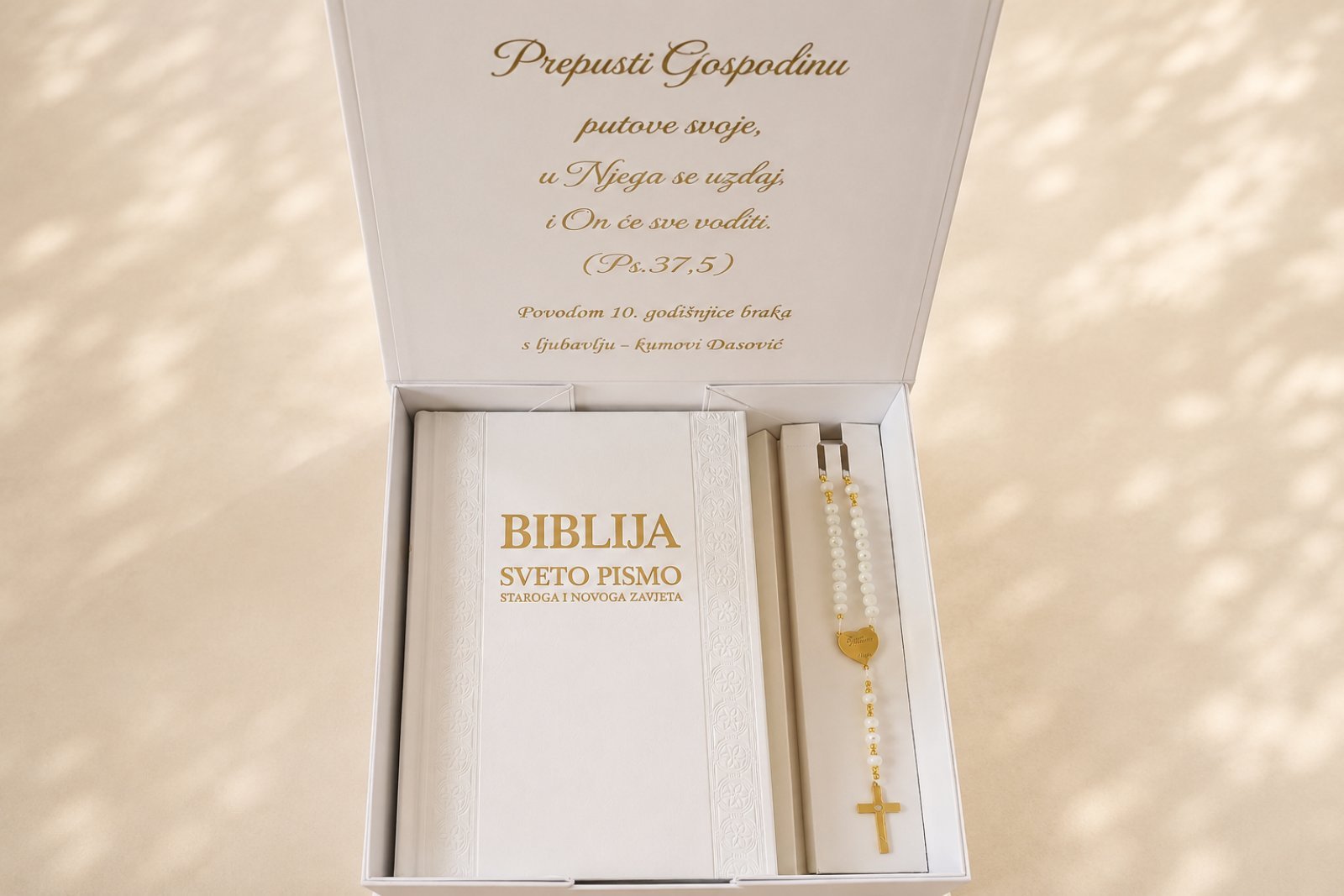 Vjenčana Biblija u kutiji s krunicom - Personalizirani proizvodi za vjenčanja